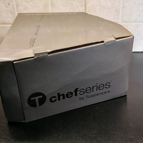 Tupperware Chef Series Deluxe knife block 19 slots new, wooden