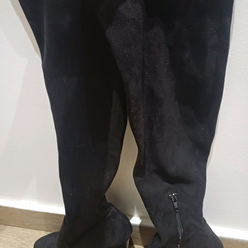 Women's black suede boots size 37 like new