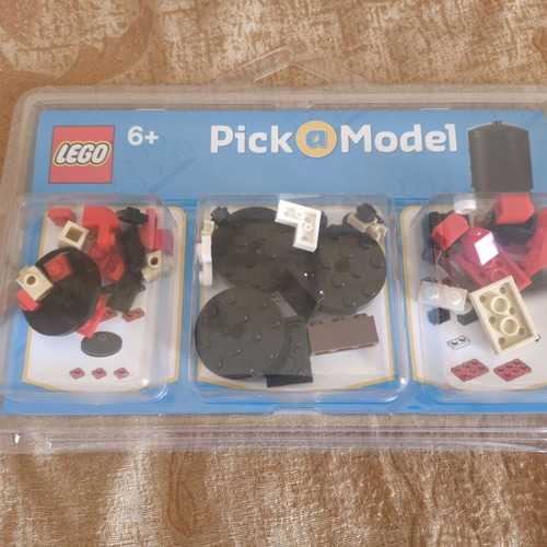 LEGO Pick a Model Guardsman sealed