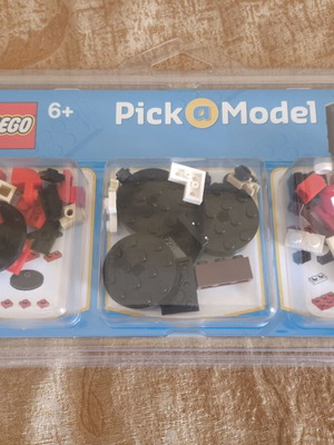 LEGO Pick a Model Guardsman sealed