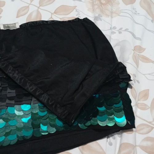 Pinko mini φούστα μεταχειρισμένη, μέγεθος L, πολύχρωμη, λείπουν παγιέτες