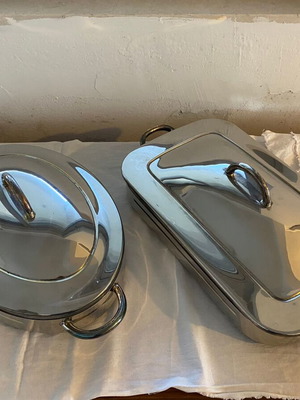 Serving sets used, oval and rectangular