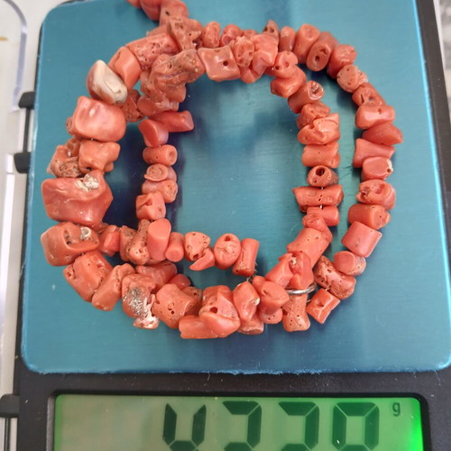 Necklace with large natural coral pieces, 50 cm
