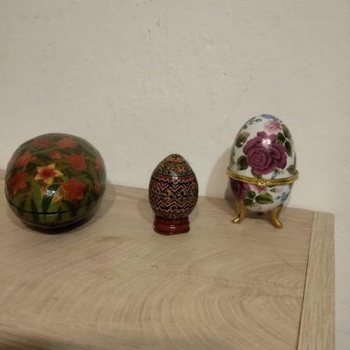 Jewelry box set egg-shaped wood and porcelain like new