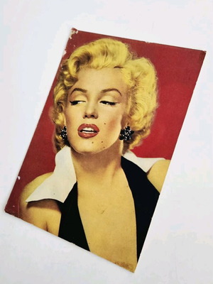 Marilyn Monroe Post Card used