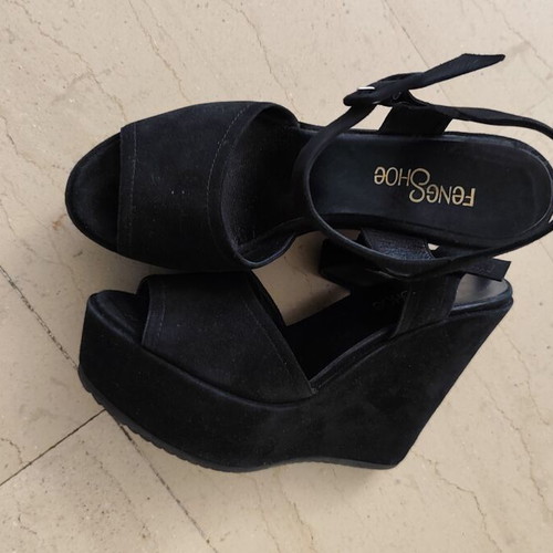 Feng Shoe women's black platform sandals size 41, like new, 12 cm heel
