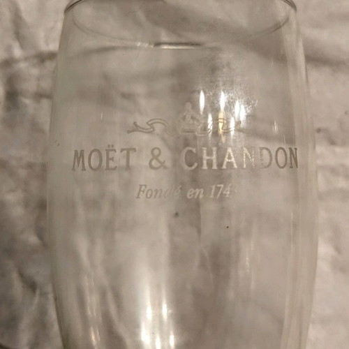 Moët & Chandon champagne flute set like new, 8 pieces