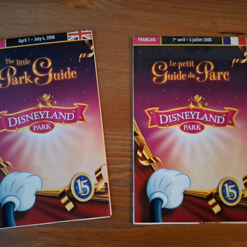 Disneyland Park 2008 Park Guide like new, 2 maps included