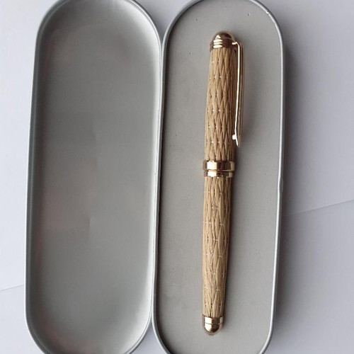 Pen with unique texture like new