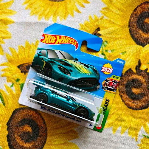 Hot Wheels Aston Martin toy car new