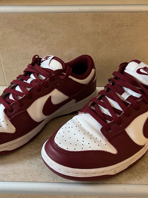 Nike Slam Dunk sneakers like new, size 42.5, white and red