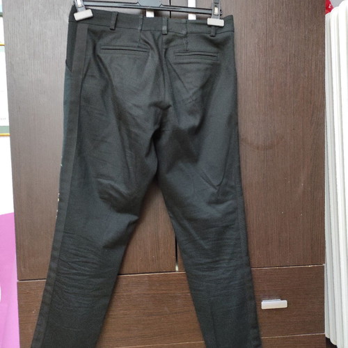 Capri pants black with flowers used, size medium