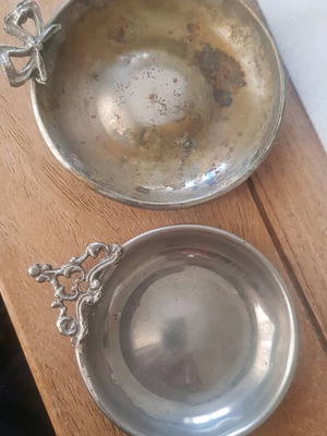 Μικρά πιατάκια μεταχειρισμένα, 6.5 και 8 εκατ., το ένα οξυδωμένο