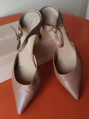 Tsakiris Mallas leather pointed heels with ankle strap, used, size 41, nude