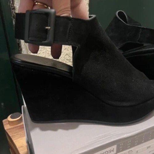 Castor sandals used, size 39