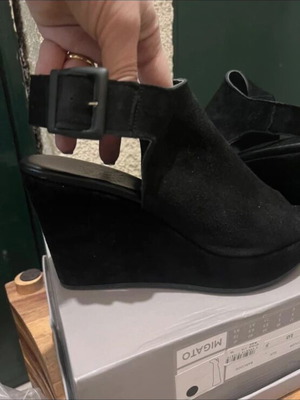 Castor sandals used, size 39
