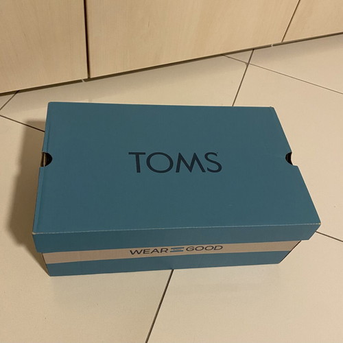 Toms shoes new in box, anatomical, non-slip sole, size 45, black and gray