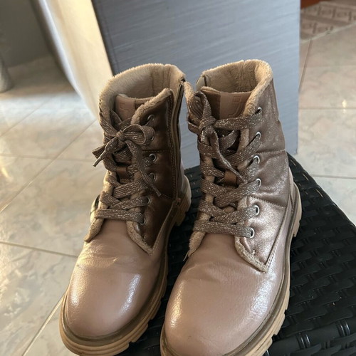 Girls' boots size 34 like new