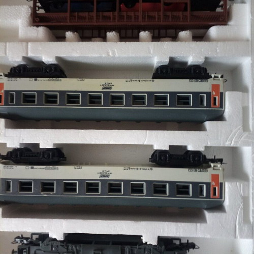 LIMA Railway Set like new, collectible with 2 engines and 8 meters track