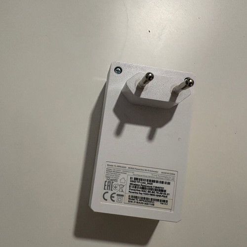 TP-Link TL-WPA4220 AV600 Powerline Wi-Fi Extender used