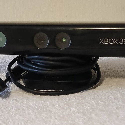 Xbox360 Kinect sensor like new, excellent condition