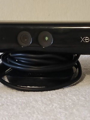 Xbox360 Kinect sensor like new, excellent condition