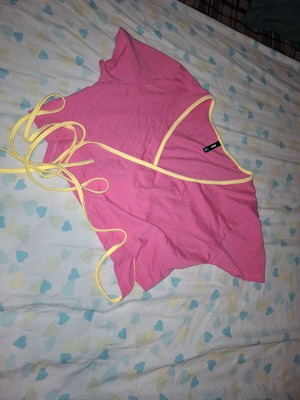 Sinsay crop top, pink with yellow trim, XL
