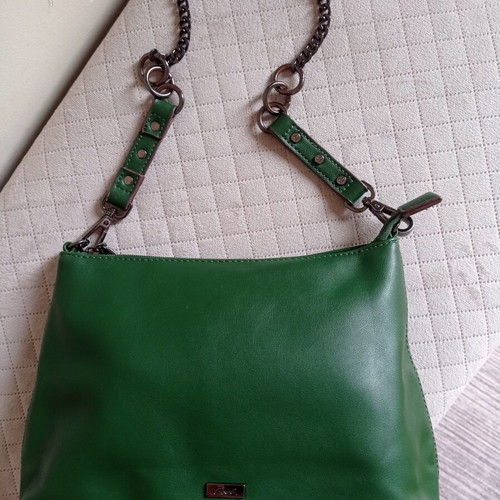 Axel shoulder bag medium size like new, green