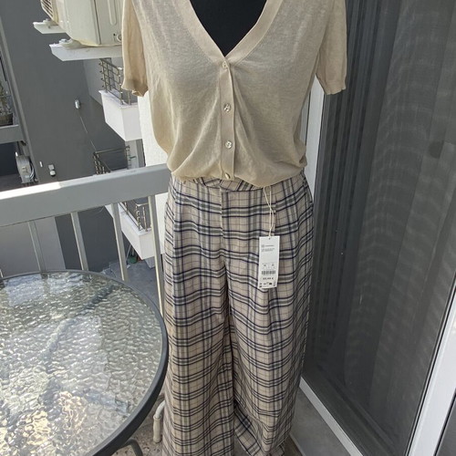 Oysho pants new, size M, beige and green