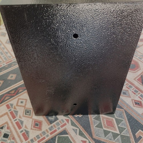 Small safe new with two keys and mounting screws, 17x23x17 cm