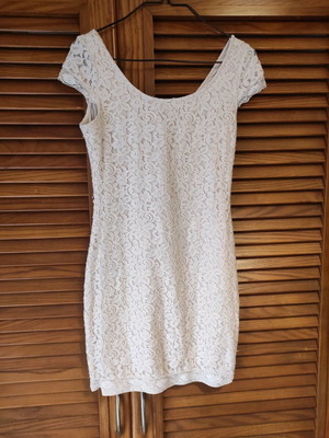 Beige mini dress Stradivarius used with floral details, size S
