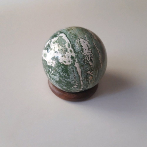 Sardonyx semi-precious sphere like new