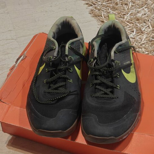 Nike Metcon gym shoes used, size 45, green