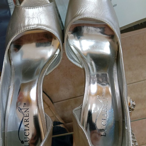 Luciaren women's sandals size 36 silver like new