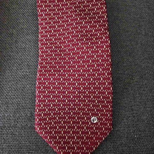 Versace V2 tie like new, 100% silk, red