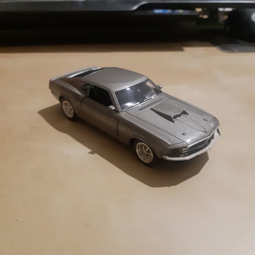 Ford Mustang toy car set 1/32 scale with pullback mechanism