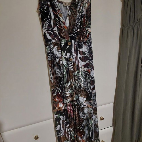 Summer dresses set of 2, like new, khaki and multicolor