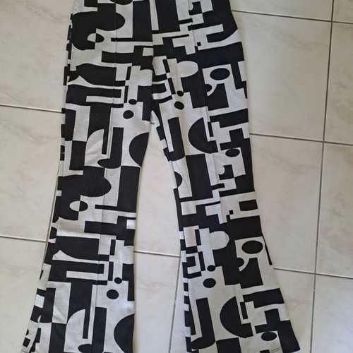 Bershka pants size M