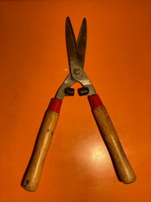 Garden hedge shears used, 52 cm, wooden handles