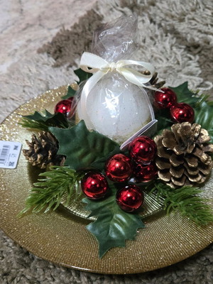 Decorative Christmas Plate with Wreath and Candle New