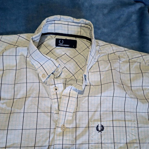 Fred Perry men's short sleeve shirt M-L, white and blue