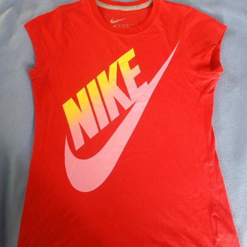 Nike girls' t shirt Extra large used, red