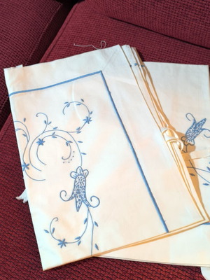 Embroidered pillowcase pair with cotton fabric, new