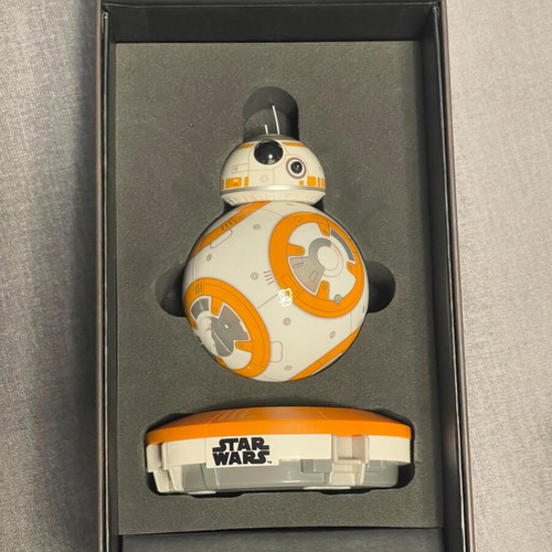 Star Wars remote-controlled robot like new, collectible