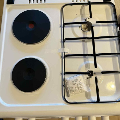 Muhler Kitchen Stove with 2 Gas and 2 Electric Burners new