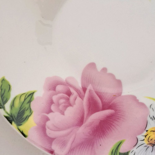 Porcelain cup and saucer set like new