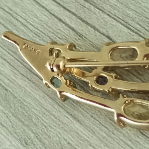 Monet vintage brooch zircon like new