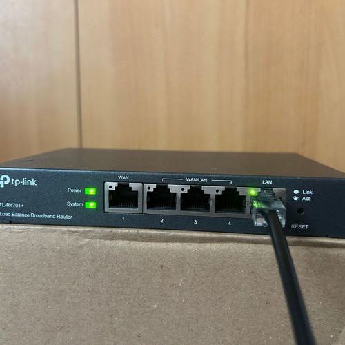 TP-Link TL-R470T+ router used with load balancing for small networks