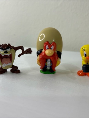 Παιχνίδια Kinder Surprise μεταχειρισμένα με Hulk, Chiken Little, Velvet Gorillas, Loony Tunes, Donald Duck