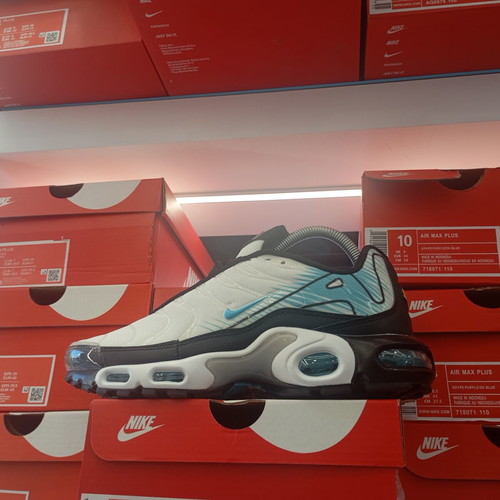 Nike Tn athletic shoes new, white and blue